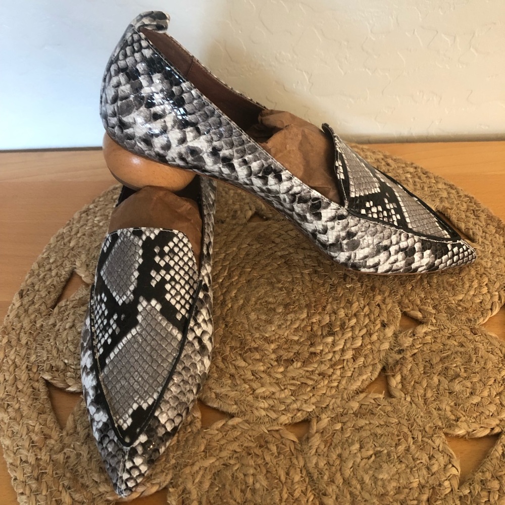 Jeffery Campbell Viona Snake Skin Loafers Size 10